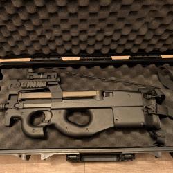 P90 krytac avec tout l'&eacute;quipement airsoft