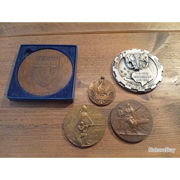 Lot de 5 tr�s belles m�dailles de table militaria XXi�me si�cle