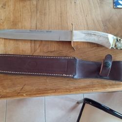 Dague muela Alcaraz avec t&ecirc;te de sanglier