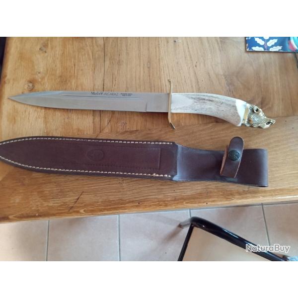Dague muela Alcaraz avec t�te de sanglier
