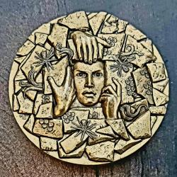 CINQUI&Egrave;ME R&Eacute;PUBLIQUE M&eacute;daille, Cinquantenaire du Secours populaire Fran&ccedil;ais COMME NEUVE