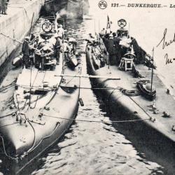 CPA - DUNKERQUE- Les Submersibles - N&deg;1584