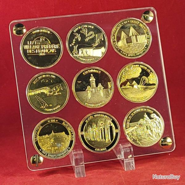 pr�sentoir en plexi transparent pour 9 m�dailles touristiques