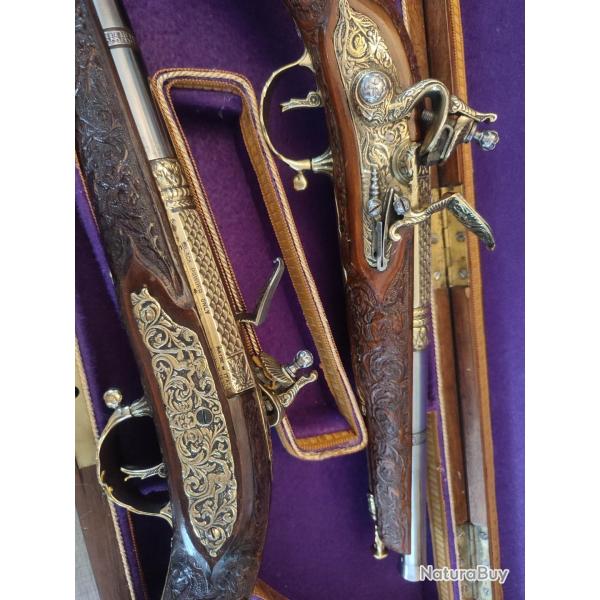 Exceptionnelle paire de pistolets � silex Zanotti florentin de tr�s grand luxe en coffret am�nag�