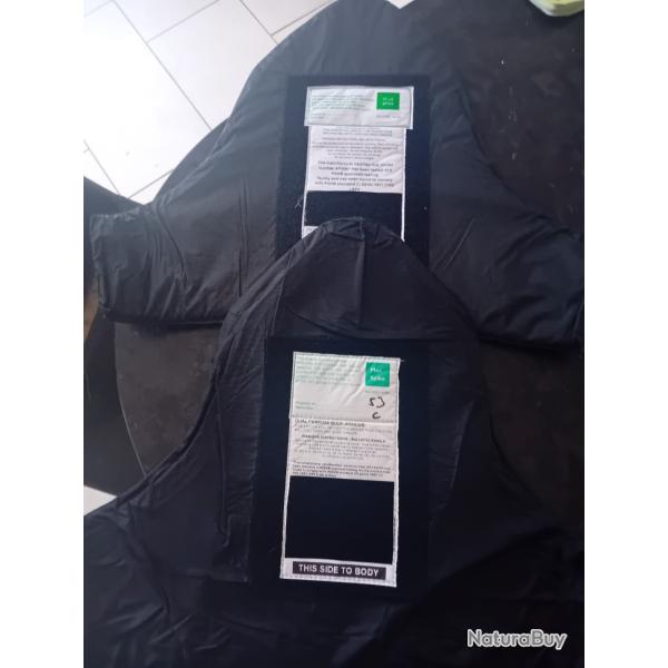 Ench�re A lot de 2 plaques balistiques contre les armes de poings et les lames 49/40