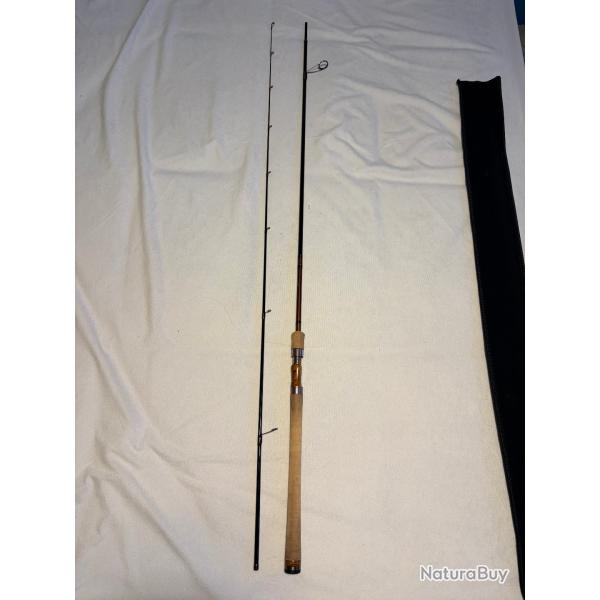 Vend canne � p�che spinning truite ultimate fishing amago evo 82 h