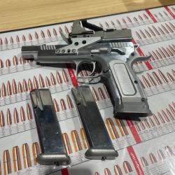 Tanfoglio Gold Custom Eric 2007 en 40 SW avec C-More. Cat&eacute;gorie B.