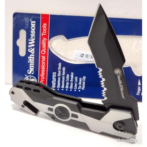 Couteau Smith&Wesson SWP17 Lame Tanto Serrated Manche Aluminium Noir/Argent Coupe-Ceinture Brise-Gla