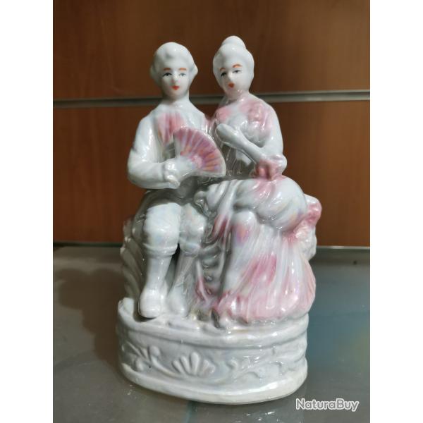 Couple porcelaine blanche et rose figurine