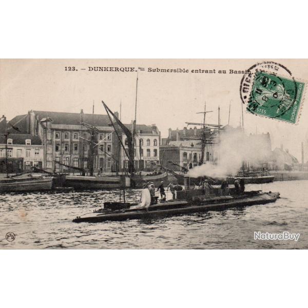 CPA - MARINE DE GUERRE -DUNKERQUE - Submersible entrant au Bassin -N�6049