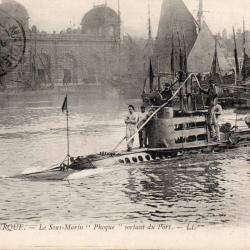 CPA - MARINE DE GUERRE -DUNKERQUE -Le Sous-Marin " Phoque " sortant du Port -N&deg;6046