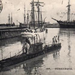 CPA - MARINE DE GUERRE -DUNKERQUE - Un Sous-Marin  -N&deg;6043