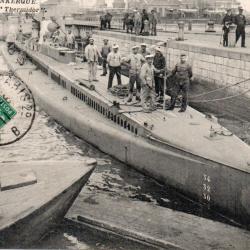 CPA - MARINE DE GUERRE -DUNKERQUE - Un Sous-Marin -N&deg;6041