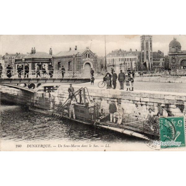CPA - MARINE DE GUERRE -DUNKERQUE - Un Sous-Marin dans le Sas -N�6040