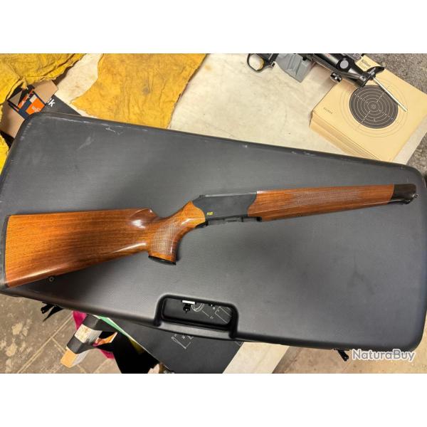 Belle carcasse Blaser R8 luxus droitier, avec boitier, beau bois grade 2 ou 3.