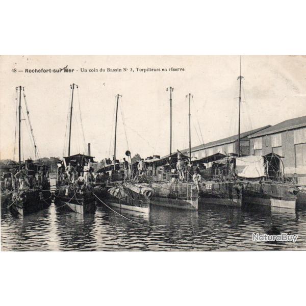 CPA - Marine de Guerre - Rochefort -sur Mer- Un coin du Bassin N�3, Torpilleur en r�serve N�6060
