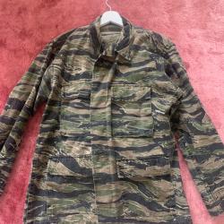 Superbe ensemble Tiger Stripes . Guerre du Vietnam .