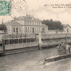 CPA - Marine de Guerre -LA PALLICE-ROCHELLE - Sous-Marin " CASTOR " -N&deg;6062