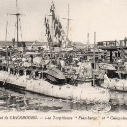 CPA - Marine de Guerre - Arsenal de CHERBOURG -Les Torpilleur " Flamberge " et " Catapulte " -N&deg;6063