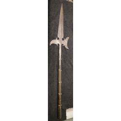 Hallebarde du 17&eacute;me si&egrave;cle . France. Fer dissym&eacute;trique.