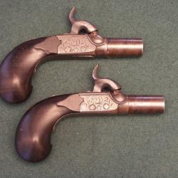 Paire de pistolet &agrave; percussion crosse en &eacute;b&egrave;ne (A588)