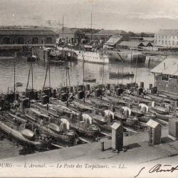 CPA - Marine de Guerre -CHERBOURG- L'arsenal- Le Poste des Torpilleurs N&deg;6069