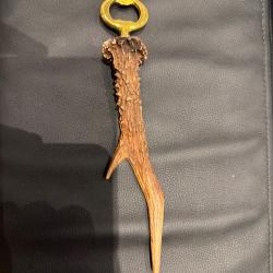 D&eacute;capsuleur, bois, chevreuil