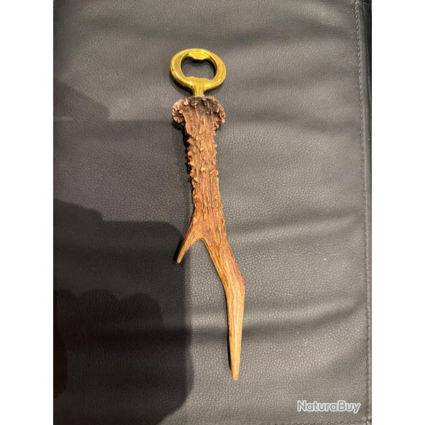 D�capsuleur, bois, chevreuil