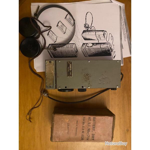 Poste r�cepteur britannique MCR1 dit ��biscuit�� parachut� par le soe � la r�sistance pendant ww2