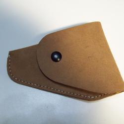 petit &eacute;tui cuir pour pistolet 6,35 pour gaucher cuir cot&eacute; chair