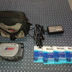 Cam&eacute;ra Sony Handycam DCR-DVD105