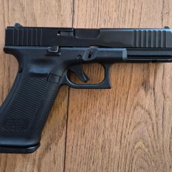 Glock 17 gen 5 FS en tr&egrave;s bon &eacute;tat + d&eacute;tente "glock performance " neuve