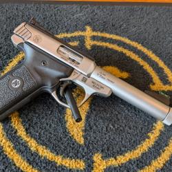 Pistolet smith & wesson victory 22 lr filet&eacute; avec silencieux