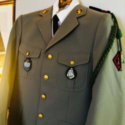 Magnifique tenue militaire T21