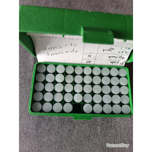 Boite de dosettes � poudre pour rechargement munitions