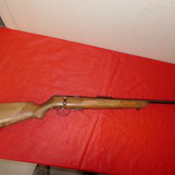 Carabine HUSQVARNA en 22Lr chargeur 5 coups (crosse qui m&eacute;rite une restauration)