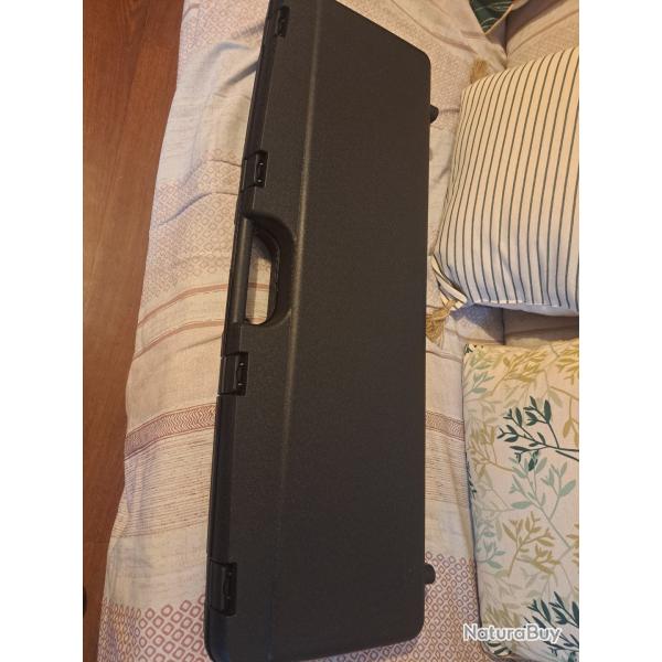 Mallette Compartiment�e NEGRINI. ETAT NEUF. Fermeture 4 points pour fusil canons 76 cms maxi
