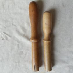 Lot de 2 bourroirs anciens l&eacute;g&egrave;rement abim&eacute;s en calibre 20.