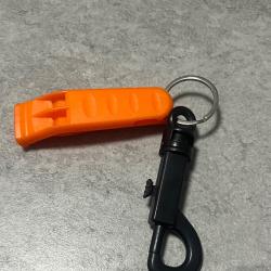 Sifflet avec attache rapide