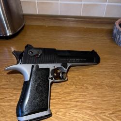 D&eacute;sert eagle 44 mag IMI