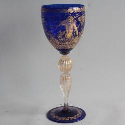 CENEDESE Murano Verre &agrave; pied  bleu cobalt et or d&eacute;cor mythologique
