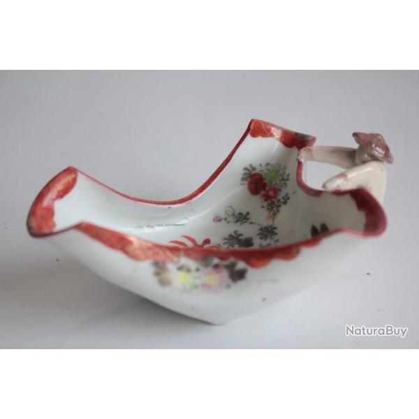 Ancienne sauci�re porcelaine Japon chrysanth�me