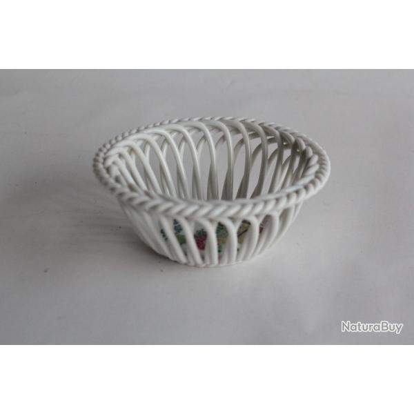 Petite corbeille porcelaine HEREND Hungary 7373