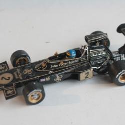 QUARTZO Voiture miniature 1/43 F1 Lotus 72E