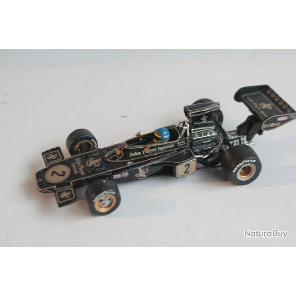 QUARTZO Voiture miniature 1/43 F1 Lotus 72E