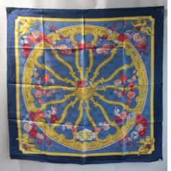 HERMES Foulard soie Roue arri&egrave;re du carrosse Imp&eacute;rial Cour de Vienne