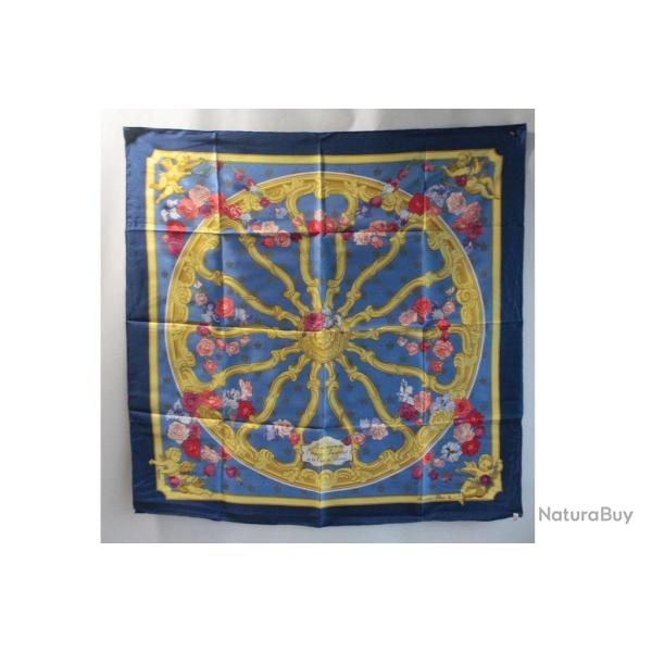 HERMES Foulard soie Roue arri�re du carrosse Imp�rial Cour de Vienne