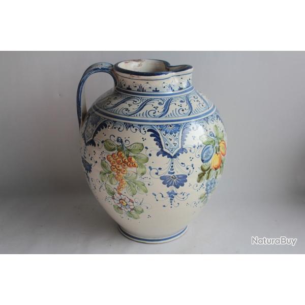 Ancien pichet majolique fruits Toscane Italie