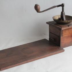 Grand Moulin &agrave; caf&eacute; XIXe si&egrave;cle