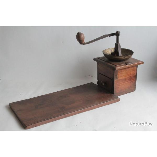 Grand Moulin � caf� XIXe si�cle